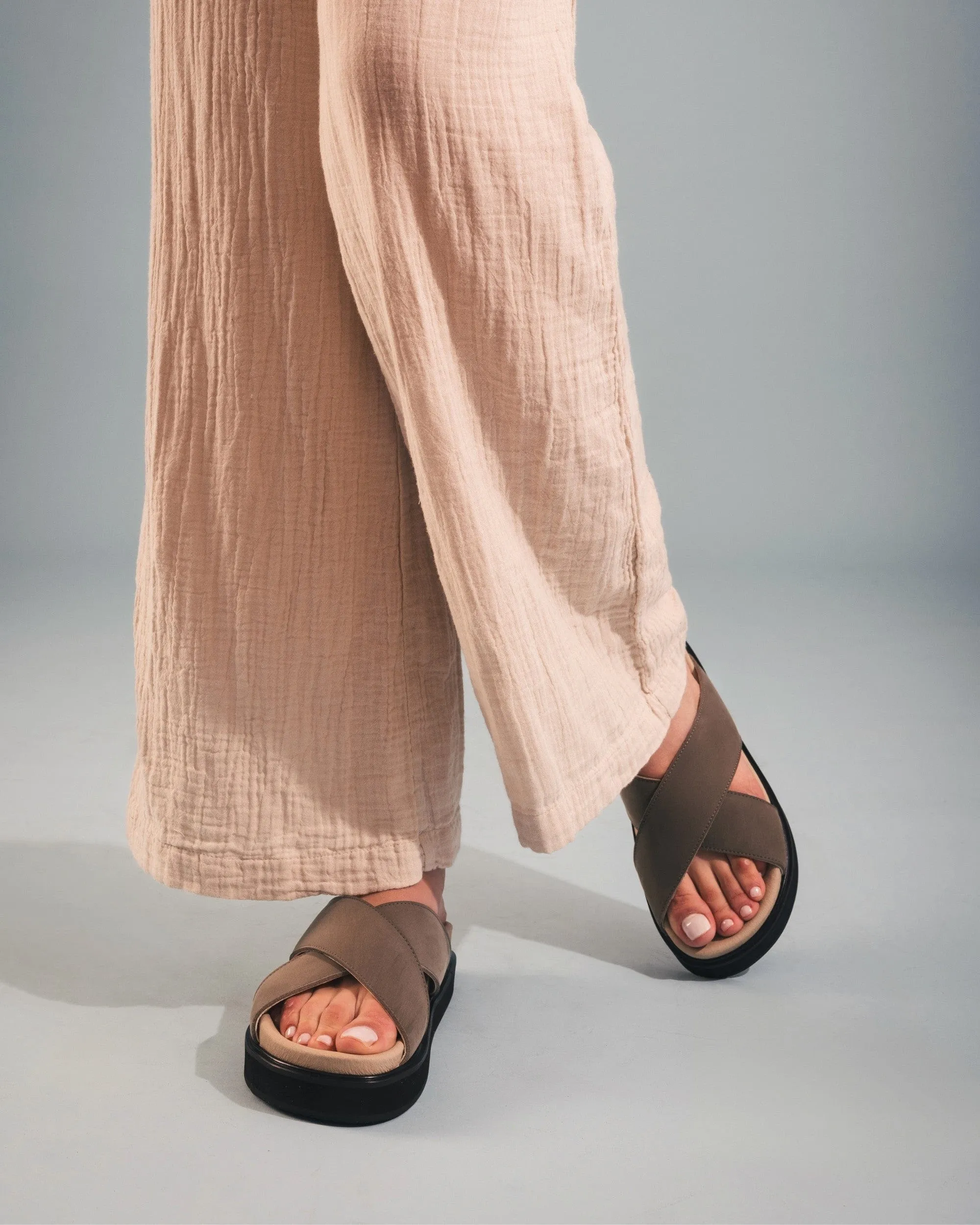 Davu Unisex Vegan Microfibre Cross Platform Sandals | Green