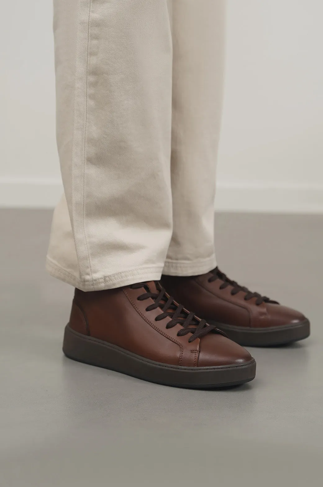 HIGH-TOP LEATHER SNEAKERS