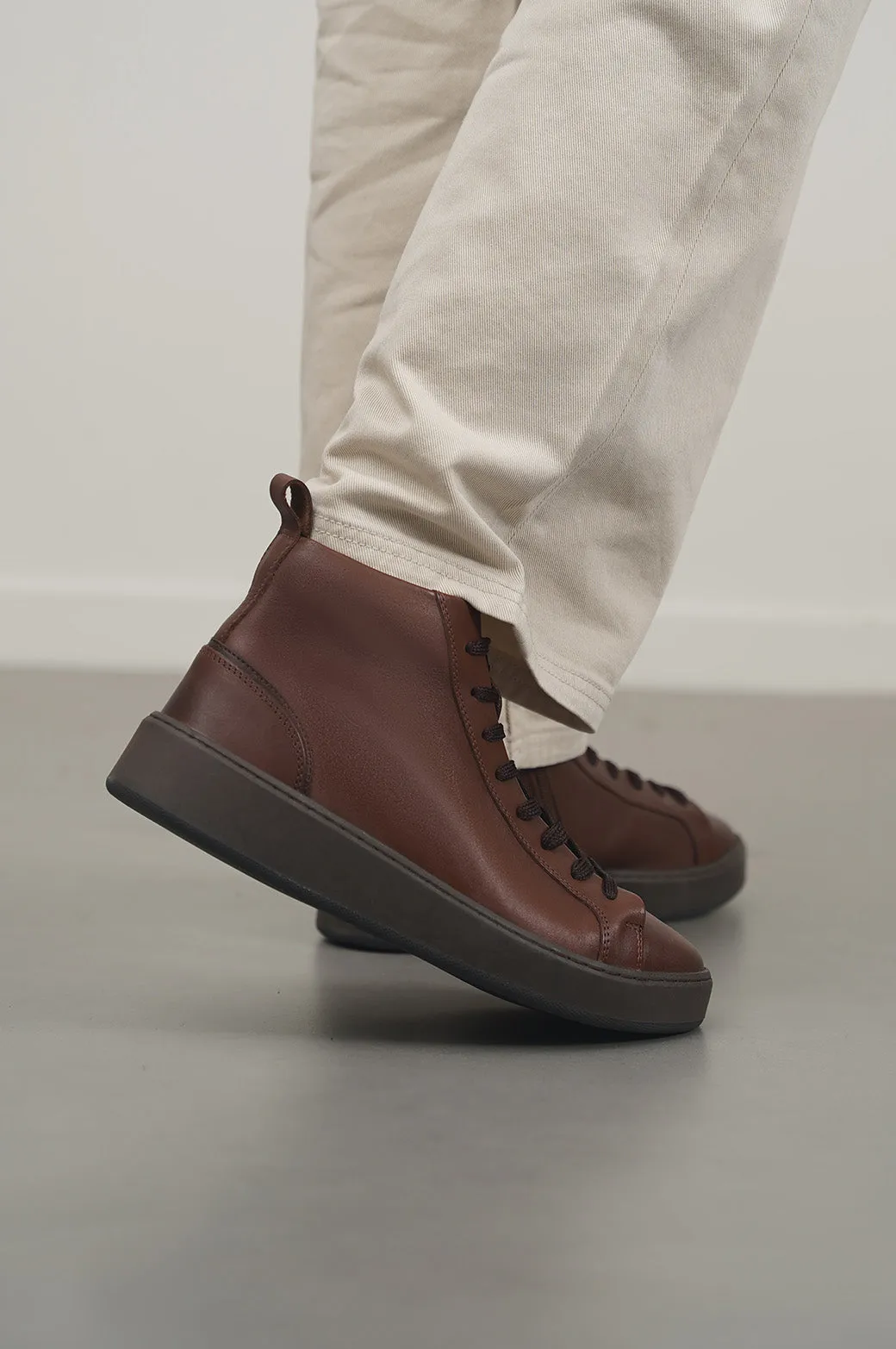 HIGH-TOP LEATHER SNEAKERS