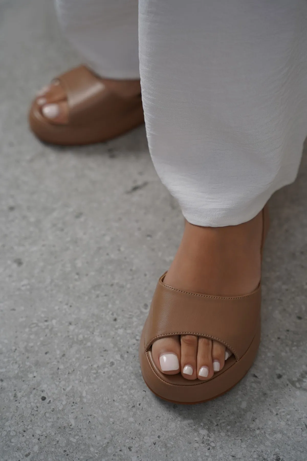 LIGHTWEIGHT MAMA SLINGBACKS