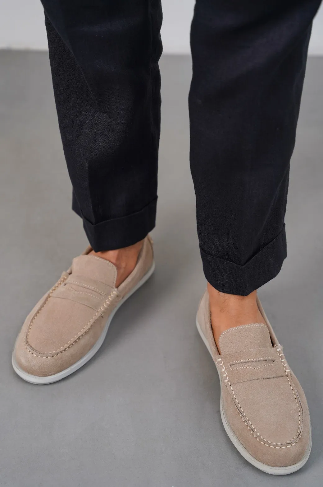 LIGHTWEIGHT SUEDE LOAFERS