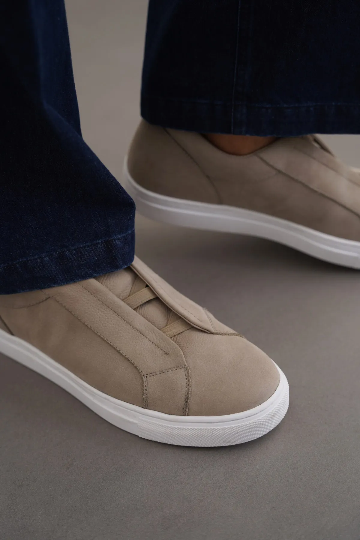 LOW TOP LEATHER SNEAKERS