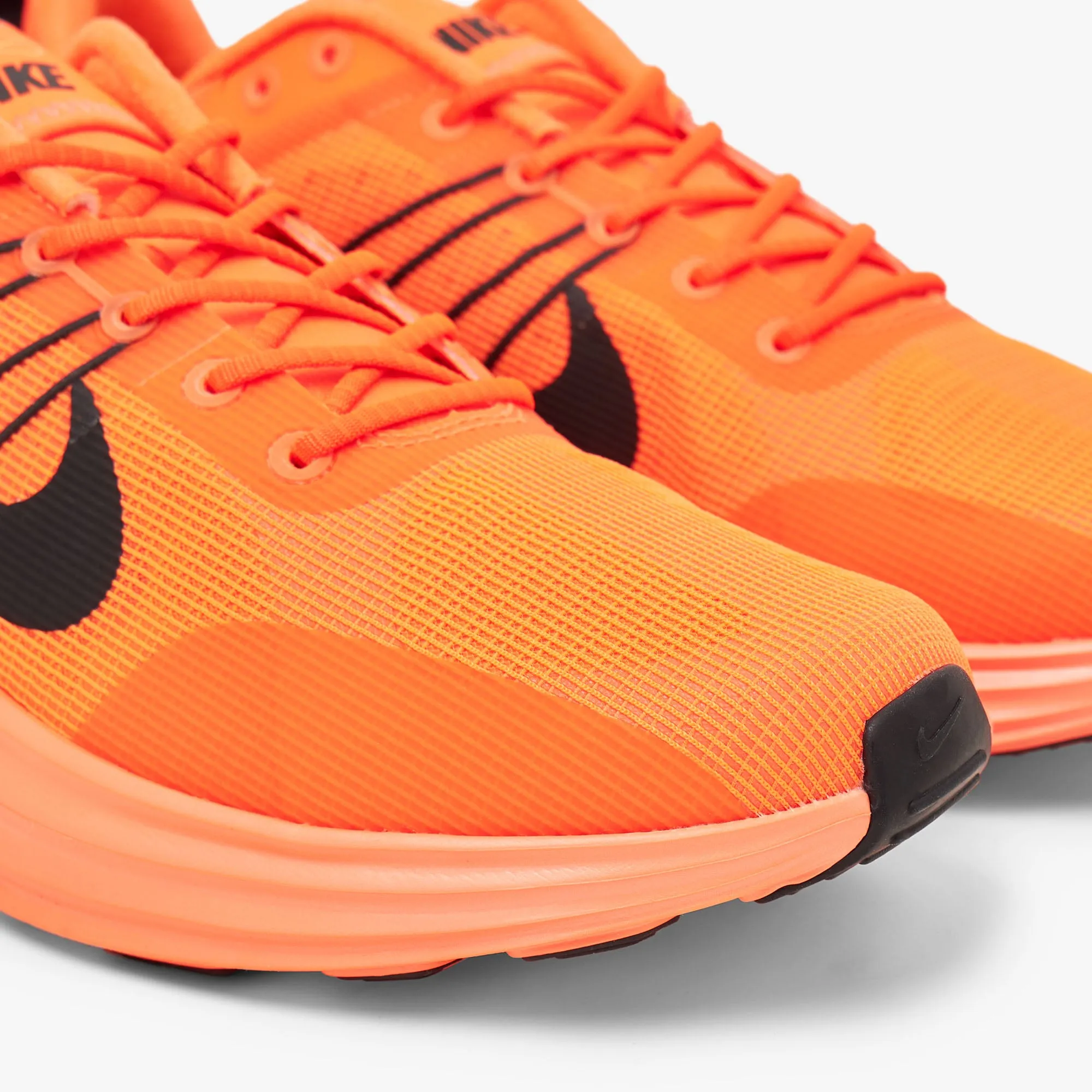 Nike Lunar Roam Hyper Crimson / Black - Sundial
