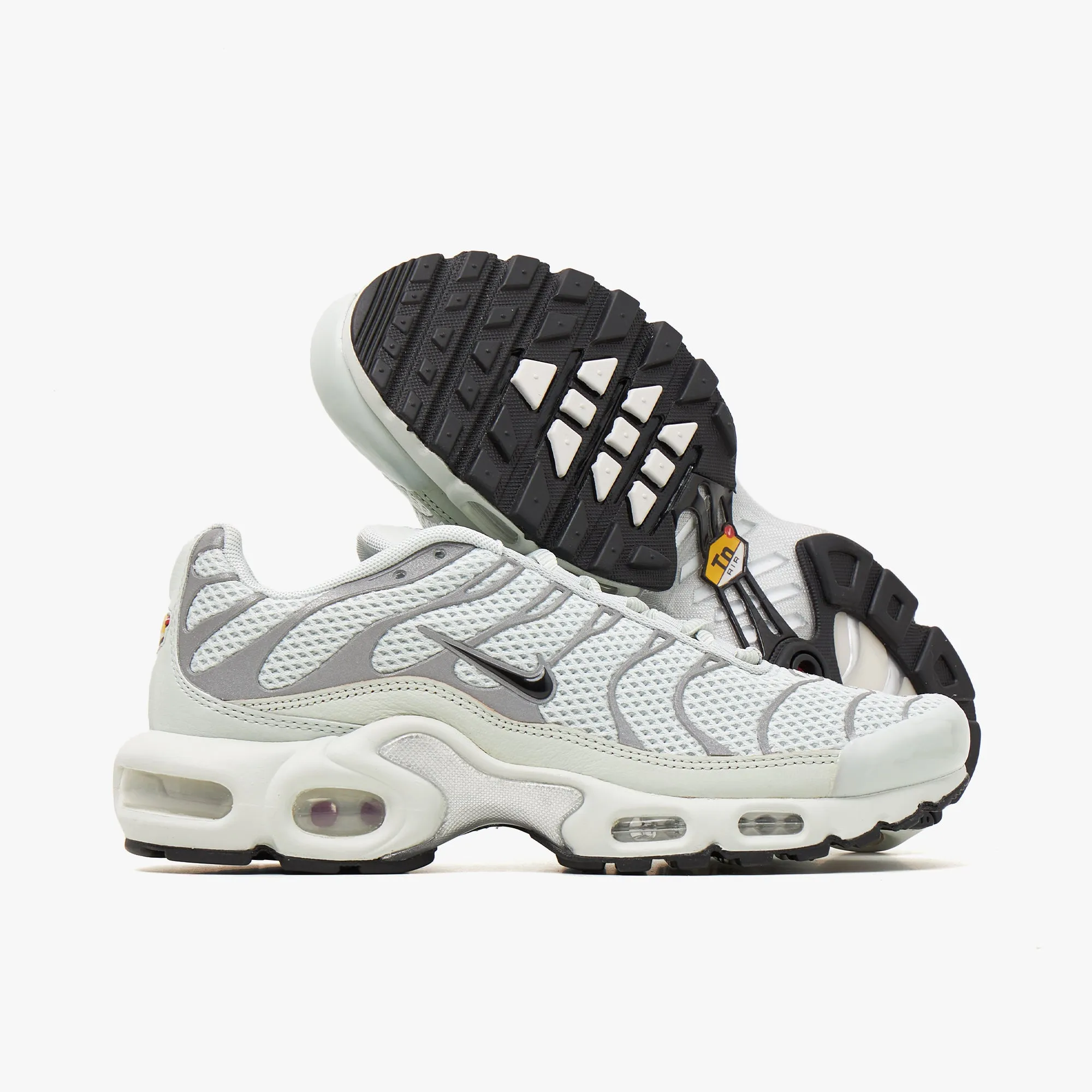 Nike Women's Air Max Plus Light Silver / Black - Chrome