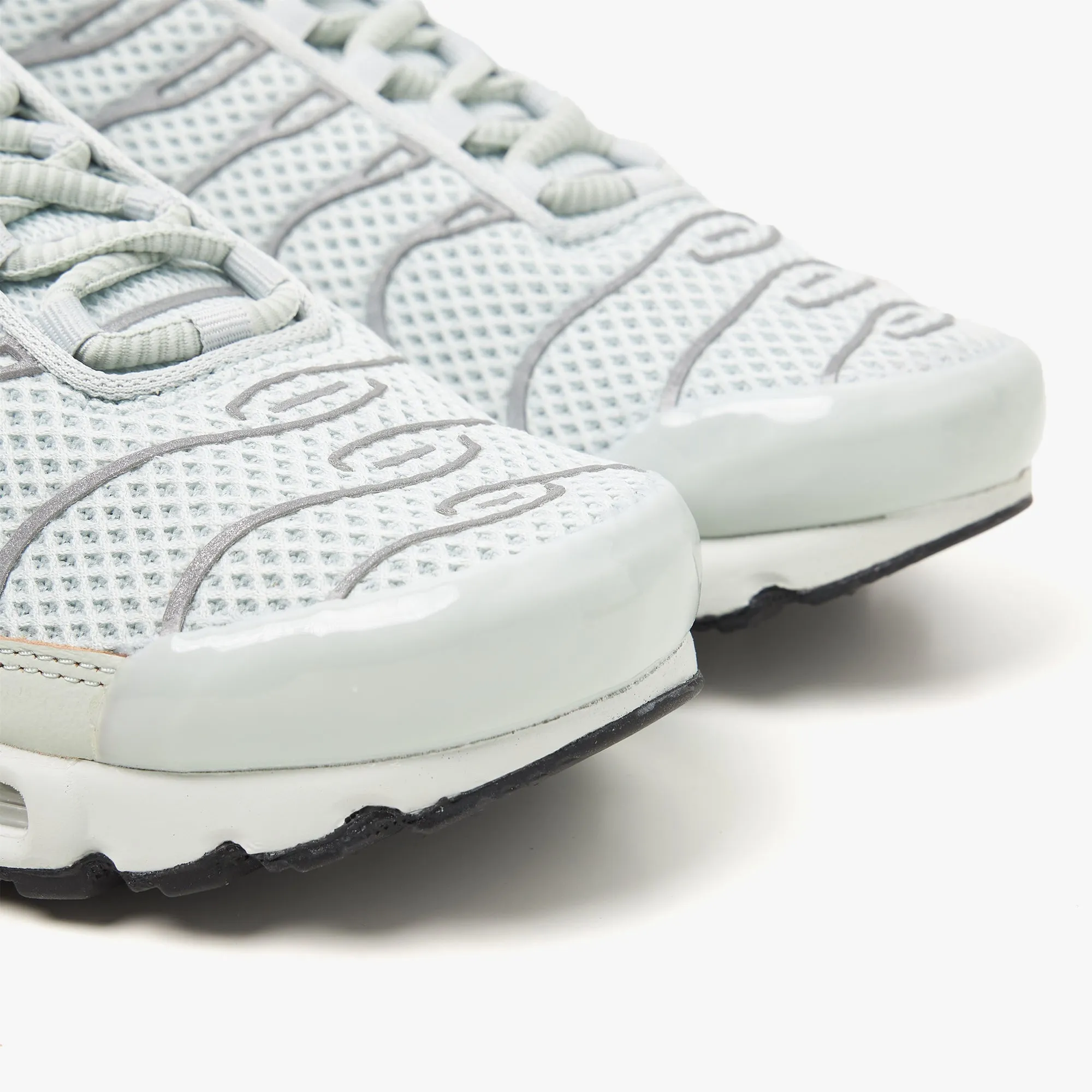 Nike Women's Air Max Plus Light Silver / Black - Chrome