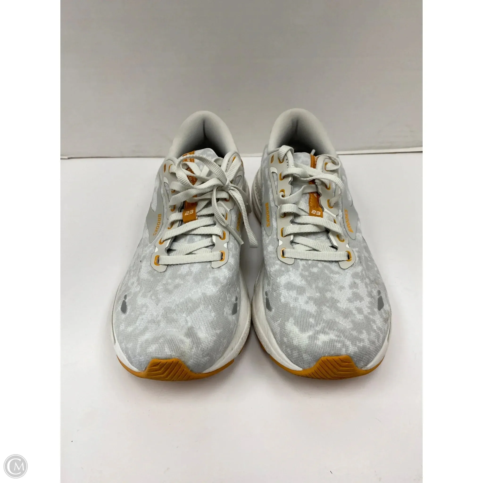 Shoes Athletic By Brooks In Grey, Size: 10
