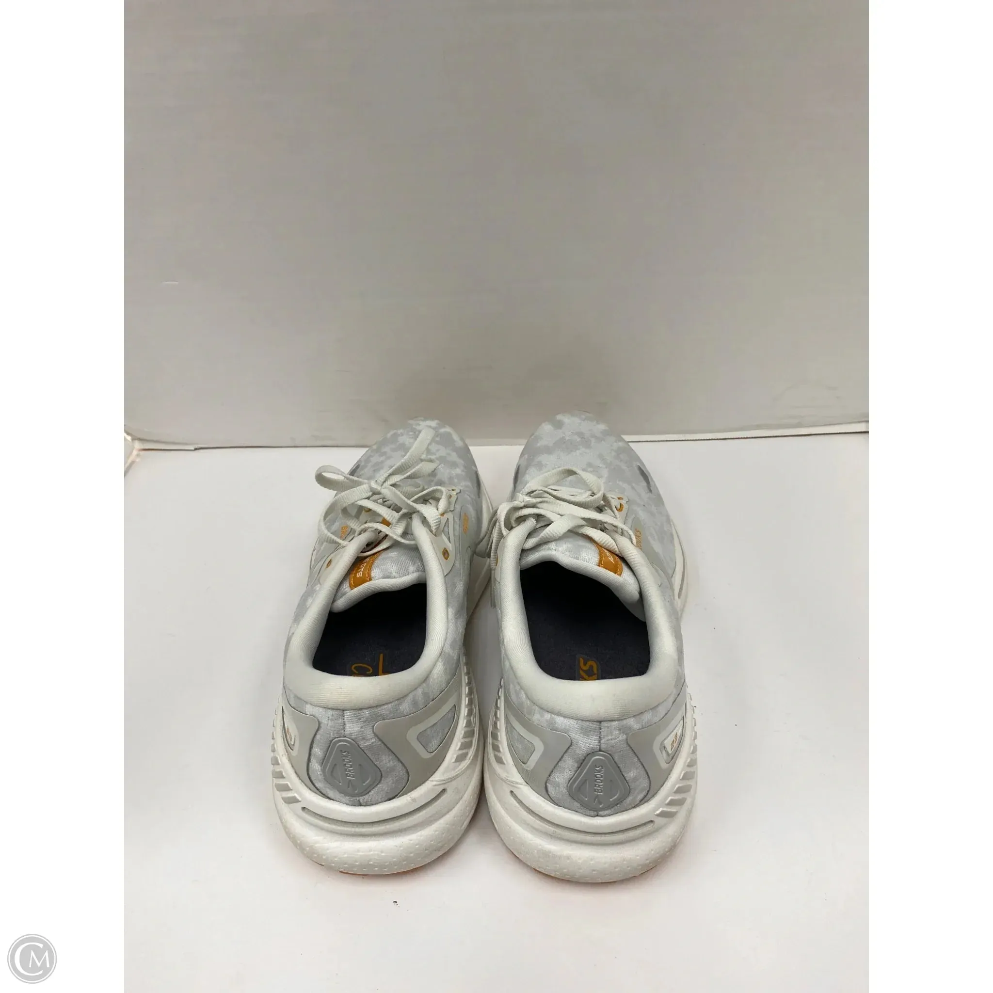 Shoes Athletic By Brooks In Grey, Size: 10