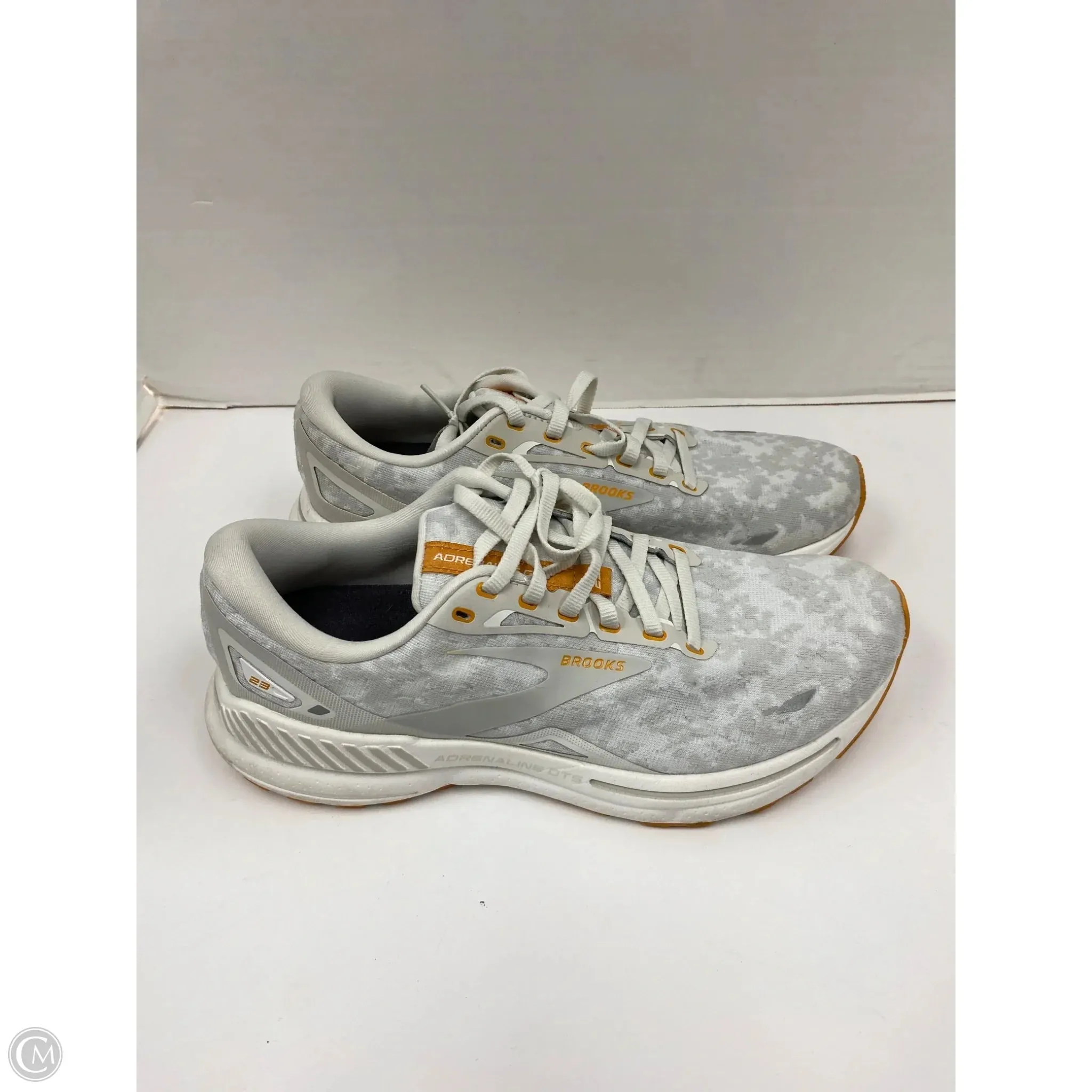 Shoes Athletic By Brooks In Grey, Size: 10