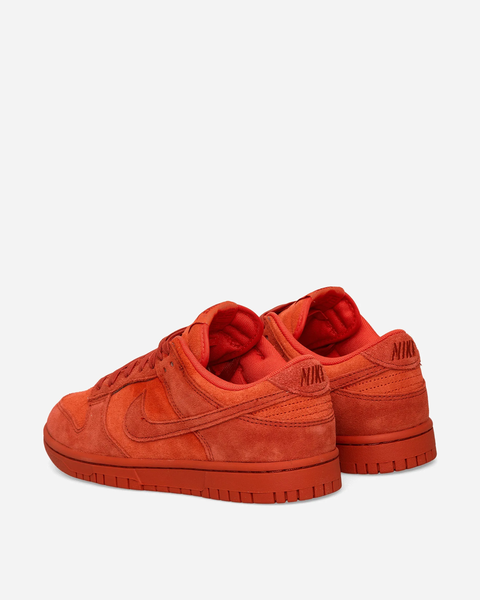 Women's Dunk Low SE Sneakers Picante Red / Dragon Red
