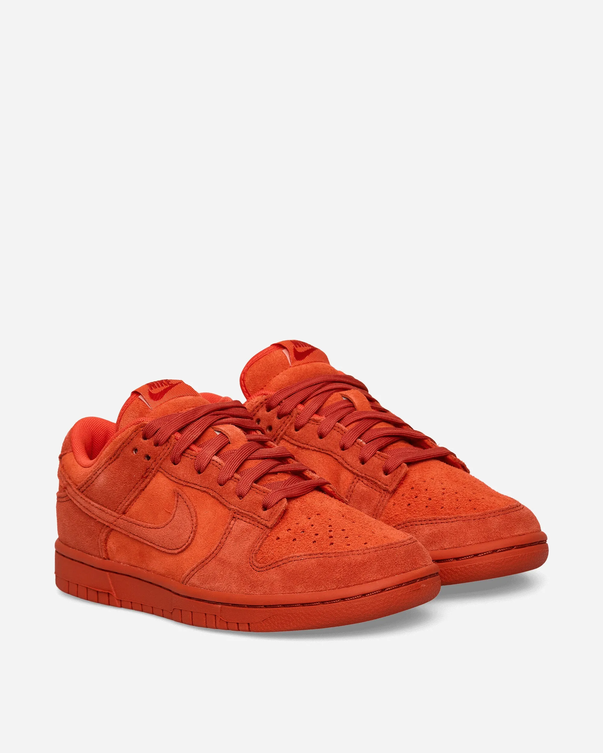 Women's Dunk Low SE Sneakers Picante Red / Dragon Red